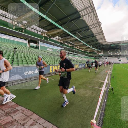 13.09.2026 - 21. swb-Marathon Bremen Michael Burmester http://msf.ph/oto/10305134 13.09.2026 12:55:09 Laufen im Stadion 161, 189, 201, 205, 385, 388, 411, 461, 472, 481, 495, 655, 666, 675, 816, 827, 854, 913, 1053, 1058, 1076, 1197, 1390, 1419, 1468, 1537, 1551, 1599, 1631, 1645, 1658, 2055, 2122, 2125, 2234, 2251, 2260, 2319, 2383, 2390, 2474, 2499, 2604, 2623, 2701, 2733, 2801, 2824, 2870, 2882, 2913, 2922, 2962, 2971, 3012, 3054, 3057, 3134, 3175, 3192, 3206, 3241, 3246, 3346, 3356, 3357, 3413, 3706, 3716, 3836, 4135, 4137, 4413, 4733, 5277, 5430, 5530, 6106, 107, 2498 meine-sportfotos.de