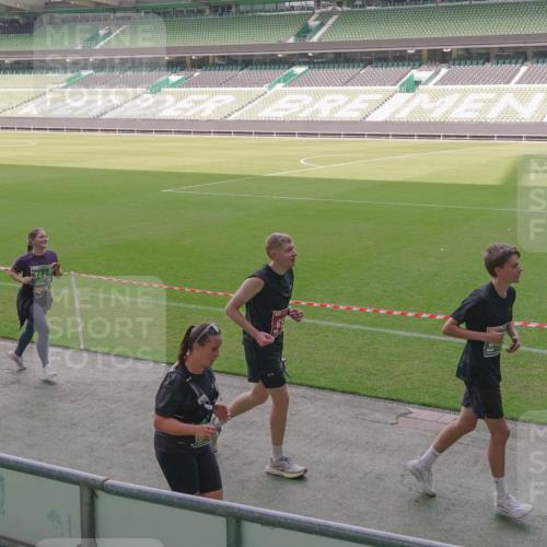 13.09.2026 - 21. swb-Marathon Bremen Michael Burmester http://msf.ph/oto/10305142 13.09.2026 13:36:29 Laufen im Stadion 444, 462, 491, 496, 590, 657, 799, 1015, 1132, 1135, 1279, 1432, 1620, 1726, 1762, 1887, 1934, 1951, 1965, 1974, 1977, 2078, 2227, 2335, 2578, 2639, 2650, 2688, 2789, 2842, 2892, 2894, 2933, 2939, 3090, 3161, 3169, 3178, 3299, 3303, 3406, 3408, 3463, 3472, 3498, 3555, 3570, 3573, 3588, 3640, 3731, 3779, 3801, 3839, 3985, 3992, 3993, 4084, 4145, 4200, 4210, 4290, 4464, 4538, 4801, 4880, 4967, 5000, 5034, 5182, 5332, 5461, 5679, 5818 meine-sportfotos.de
