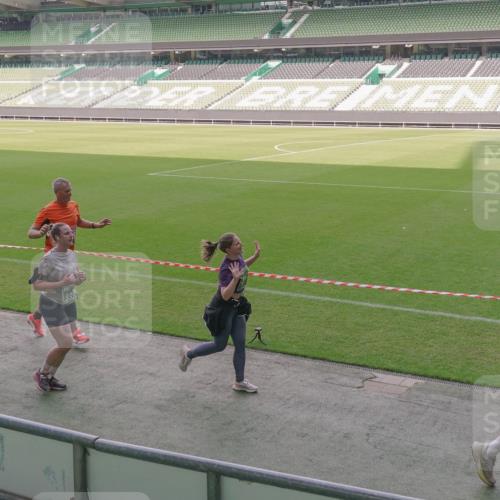 13.09.2026 - 21. swb-Marathon Bremen Michael Burmester http://msf.ph/oto/10305155 13.09.2026 13:36:30 Laufen im Stadion 444, 462, 491, 496, 590, 657, 799, 1015, 1132, 1135, 1279, 1432, 1620, 1726, 1762, 1887, 1934, 1951, 1965, 1974, 1977, 2078, 2227, 2335, 2578, 2639, 2650, 2688, 2789, 2842, 2892, 2894, 2933, 2939, 3090, 3161, 3169, 3178, 3299, 3303, 3406, 3408, 3463, 3472, 3498, 3555, 3570, 3573, 3588, 3640, 3731, 3779, 3801, 3839, 3985, 3992, 3993, 4084, 4145, 4200, 4210, 4290, 4464, 4538, 4801, 4880, 4967, 5000, 5034, 5182, 5332, 5461, 5679, 5818 meine-sportfotos.de