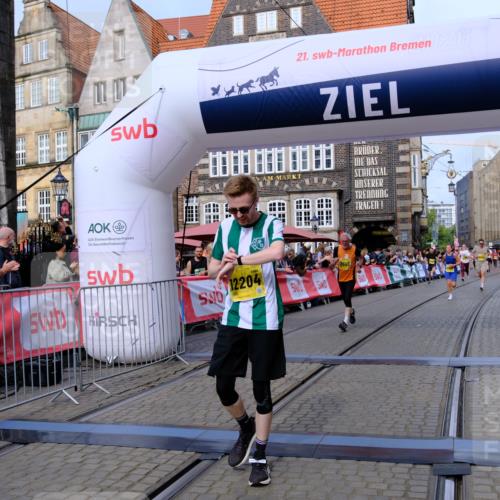 13.09.2026 - 21. swb-Marathon Bremen Tim E. http://msf.ph/oto/10305164 13.09.2026 10:49:12 Ziel 10253, 10293, 10566, 11885, 11891, 12027, 12204, 12350, 13512, 13555 meine-sportfotos.de