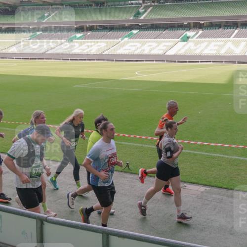 13.09.2026 - 21. swb-Marathon Bremen Michael Burmester http://msf.ph/oto/10305178 13.09.2026 13:36:32 Laufen im Stadion 444, 462, 491, 496, 590, 657, 756, 799, 1015, 1132, 1135, 1279, 1432, 1620, 1726, 1762, 1887, 1934, 1951, 1965, 1974, 1977, 2078, 2227, 2578, 2639, 2650, 2688, 2789, 2842, 2892, 2894, 2933, 2939, 3090, 3161, 3169, 3178, 3299, 3303, 3406, 3408, 3463, 3472, 3498, 3555, 3570, 3573, 3588, 3640, 3731, 3779, 3801, 3839, 3985, 3992, 3993, 4084, 4145, 4200, 4210, 4290, 4464, 4538, 4801, 4880, 4967, 5000, 5034, 5182, 5332, 5461, 5536, 5679, 5818 meine-sportfotos.de
