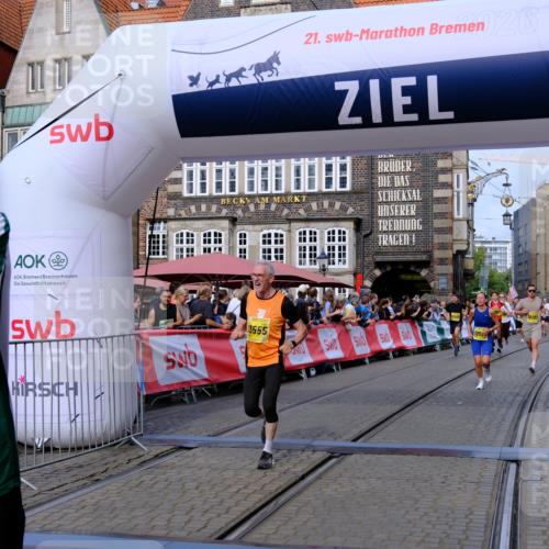13.09.2026 - 21. swb-Marathon Bremen Tim E. http://msf.ph/oto/10305198 13.09.2026 10:49:13 Ziel 10253, 10293, 10566, 11885, 11891, 12027, 12204, 12350, 13512, 13555 meine-sportfotos.de