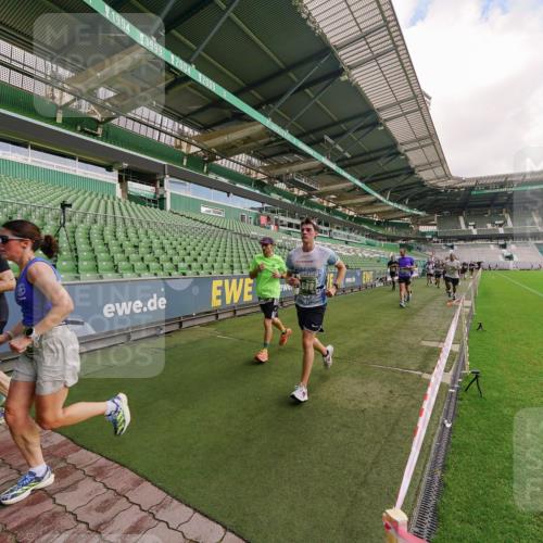 13.09.2026 - 21. swb-Marathon Bremen Michael Burmester http://msf.ph/oto/10305207 13.09.2026 12:55:22 Laufen im Stadion 161, 189, 201, 205, 307, 385, 388, 411, 461, 465, 481, 495, 655, 666, 816, 827, 854, 913, 926, 1053, 1058, 1197, 1390, 1419, 1537, 1551, 1599, 1631, 1645, 1658, 1750, 2122, 2125, 2234, 2251, 2260, 2319, 2383, 2390, 2474, 2499, 2604, 2701, 2733, 2801, 2824, 2870, 2882, 2913, 2922, 2962, 2971, 3012, 3054, 3057, 3134, 3175, 3192, 3206, 3241, 3246, 3346, 3356, 3357, 3411, 3508, 3706, 3716, 3836, 4135, 4137, 4171, 4413, 4455, 4479, 4733, 5277, 5430, 5530, 6106, 107, 2498 meine-sportfotos.de