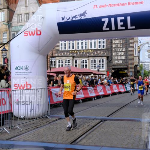 13.09.2026 - 21. swb-Marathon Bremen Tim E. http://msf.ph/oto/10305226 13.09.2026 10:49:13 Ziel 10253, 10293, 10566, 11885, 11891, 12027, 12204, 12350, 13512, 13555 meine-sportfotos.de