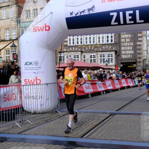 13.09.2026 - 21. swb-Marathon Bremen Tim E. http://msf.ph/oto/10305236 13.09.2026 10:49:14 Ziel 10253, 10293, 10566, 11885, 11891, 12027, 12204, 12350, 13512, 13555 meine-sportfotos.de