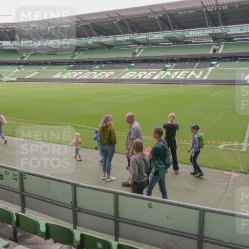 13.09.2026 - 21. swb-Marathon Bremen Michael Burmester http://msf.ph/oto/10305237 13.09.2026 11:21:16 Laufen im Stadion  meine-sportfotos.de