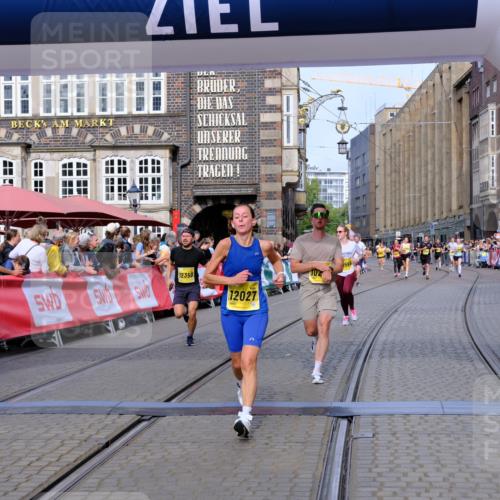 13.09.2026 - 21. swb-Marathon Bremen Tim E. http://msf.ph/oto/10305258 13.09.2026 10:49:15 Ziel 10253, 10293, 10392, 10566, 11885, 11891, 12027, 12204, 12350, 13512, 13555 meine-sportfotos.de