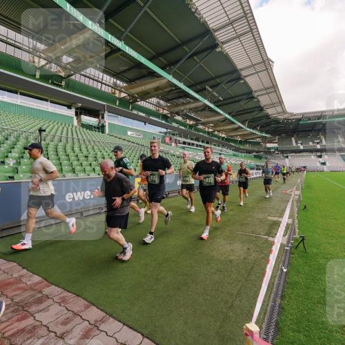 13.09.2026 - 21. swb-Marathon Bremen Michael Burmester http://msf.ph/oto/10305261 13.09.2026 12:55:33 Laufen im Stadion 161, 189, 201, 205, 307, 385, 388, 411, 461, 465, 481, 495, 655, 666, 854, 913, 926, 1053, 1058, 1197, 1390, 1537, 1599, 1631, 1645, 1658, 1750, 2122, 2125, 2234, 2251, 2260, 2319, 2383, 2390, 2474, 2535, 2604, 2733, 2801, 2824, 2870, 2922, 2948, 2962, 3012, 3054, 3057, 3119, 3134, 3175, 3192, 3202, 3206, 3241, 3246, 3290, 3346, 3348, 3356, 3357, 3411, 3508, 3706, 3716, 3836, 4135, 4137, 4171, 4413, 4455, 4479, 4733, 5277, 5430, 5530, 6106, 107, 2498 meine-sportfotos.de