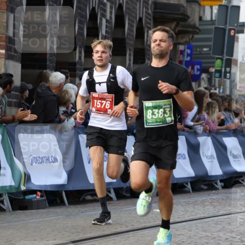 13.09.2026 - 21. swb-Marathon Bremen Strokosch-Dieckow http://msf.ph/oto/10305264 13.09.2026 12:59:13 Ziel 1118, 1576, 3624, 4847, 6929, 8065, 8994, 9120, 9329, 658, 1248, 1800, 1993, 2651, 4096, 8383, 9533 meine-sportfotos.de