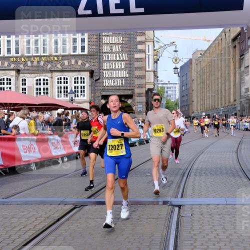 13.09.2026 - 21. swb-Marathon Bremen Tim E. http://msf.ph/oto/10305270 13.09.2026 10:49:16 Ziel 10253, 10293, 10392, 10566, 11885, 11891, 12027, 12204, 12350, 13512, 13555 meine-sportfotos.de
