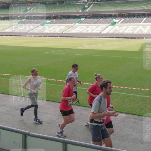 13.09.2026 - 21. swb-Marathon Bremen Michael Burmester http://msf.ph/oto/10305274 13.09.2026 13:36:37 Laufen im Stadion 421, 444, 462, 491, 590, 657, 756, 799, 1015, 1132, 1135, 1279, 1432, 1620, 1726, 1734, 1762, 1887, 1934, 1951, 1974, 1977, 2060, 2078, 2227, 2578, 2639, 2650, 2688, 2789, 2842, 2892, 2894, 2933, 2939, 3090, 3161, 3169, 3178, 3299, 3303, 3406, 3408, 3427, 3463, 3472, 3498, 3499, 3555, 3570, 3573, 3588, 3640, 3731, 3779, 3801, 3839, 3985, 3992, 3993, 4084, 4145, 4200, 4210, 4290, 4416, 4464, 4538, 4801, 4845, 4880, 4967, 5000, 5034, 5182, 5332, 5461, 5536, 5679, 5818 meine-sportfotos.de