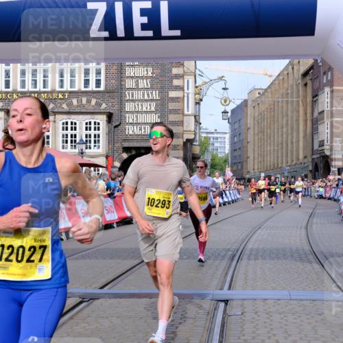 13.09.2026 - 21. swb-Marathon Bremen Tim E. http://msf.ph/oto/10305335 13.09.2026 10:49:17 Ziel 10253, 10293, 10392, 10566, 11885, 11891, 12027, 12132, 12204, 12350, 12450, 12529, 13512, 13555 meine-sportfotos.de