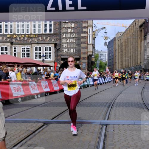 13.09.2026 - 21. swb-Marathon Bremen Tim E. http://msf.ph/oto/10305357 13.09.2026 10:49:18 Ziel 10253, 10293, 10392, 10566, 11316, 11891, 12027, 12132, 12149, 12204, 12350, 12450, 12529, 13512, 13555 meine-sportfotos.de