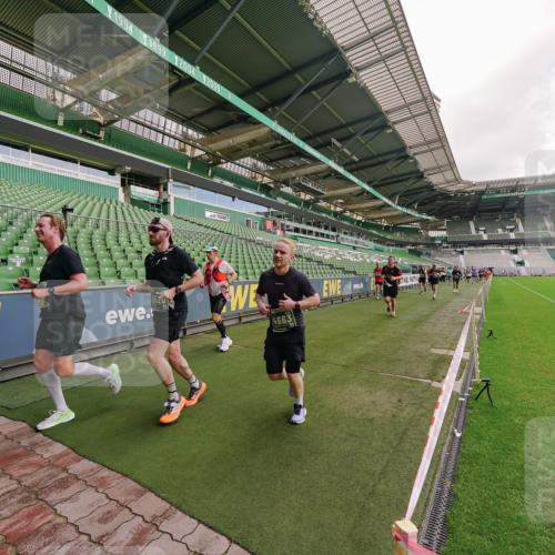 13.09.2026 - 21. swb-Marathon Bremen Michael Burmester http://msf.ph/oto/10305359 13.09.2026 12:55:51 Laufen im Stadion 161, 201, 205, 307, 388, 411, 431, 465, 495, 655, 854, 876, 913, 926, 948, 1053, 1058, 1130, 1197, 1390, 1537, 1599, 1645, 1750, 1972, 2001, 2040, 2122, 2125, 2234, 2251, 2260, 2319, 2383, 2390, 2473, 2474, 2535, 2604, 2733, 2801, 2812, 2870, 2922, 2948, 3012, 3057, 3119, 3134, 3175, 3192, 3202, 3206, 3241, 3246, 3290, 3346, 3348, 3356, 3411, 3508, 3706, 3716, 3836, 4135, 4137, 4171, 4413, 4455, 4479, 4733, 5277, 5430, 5530, 6106, 107, 2498 meine-sportfotos.de