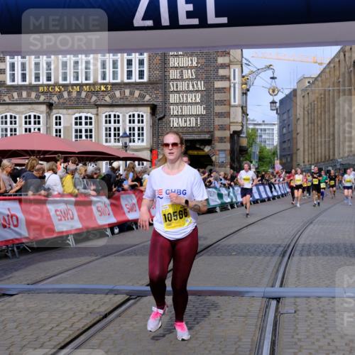 13.09.2026 - 21. swb-Marathon Bremen Tim E. http://msf.ph/oto/10305370 13.09.2026 10:49:18 Ziel 10253, 10293, 10392, 10566, 11316, 11891, 12027, 12132, 12149, 12204, 12350, 12450, 12529, 13512, 13555 meine-sportfotos.de