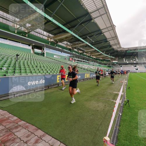 13.09.2026 - 21. swb-Marathon Bremen Michael Burmester http://msf.ph/oto/10305373 13.09.2026 12:55:55 Laufen im Stadion 201, 205, 307, 388, 411, 431, 465, 495, 655, 854, 876, 913, 926, 948, 1053, 1058, 1130, 1197, 1390, 1537, 1599, 1645, 1750, 1972, 2001, 2040, 2122, 2125, 2234, 2251, 2260, 2319, 2383, 2390, 2473, 2474, 2535, 2604, 2733, 2801, 2812, 2870, 2922, 2948, 3012, 3057, 3119, 3134, 3175, 3192, 3202, 3206, 3241, 3246, 3290, 3346, 3348, 3356, 3411, 3508, 3706, 3716, 3836, 4135, 4137, 4171, 4413, 4455, 4479, 4733, 5277, 5430, 5530, 6106, 107, 2498 meine-sportfotos.de