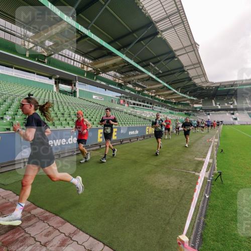 13.09.2026 - 21. swb-Marathon Bremen Michael Burmester http://msf.ph/oto/10305378 13.09.2026 12:55:56 Laufen im Stadion 201, 205, 307, 388, 411, 431, 465, 495, 655, 854, 876, 913, 926, 948, 1053, 1058, 1130, 1197, 1390, 1537, 1599, 1645, 1750, 1972, 2001, 2040, 2122, 2125, 2234, 2251, 2260, 2319, 2383, 2390, 2473, 2474, 2535, 2604, 2733, 2801, 2812, 2870, 2922, 2948, 3012, 3057, 3119, 3134, 3175, 3192, 3202, 3206, 3241, 3246, 3290, 3346, 3348, 3356, 3411, 3508, 3706, 3716, 3836, 4135, 4137, 4171, 4413, 4455, 4479, 4733, 5277, 5430, 5530, 6106, 107, 2498 meine-sportfotos.de