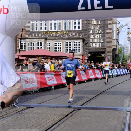 13.09.2026 - 21. swb-Marathon Bremen Tim E. http://msf.ph/oto/10305401 13.09.2026 10:49:20 Ziel 10253, 10293, 10392, 10566, 11316, 11567, 11891, 11896, 12027, 12132, 12149, 12204, 12350, 12450, 12529, 13555, 13577 meine-sportfotos.de