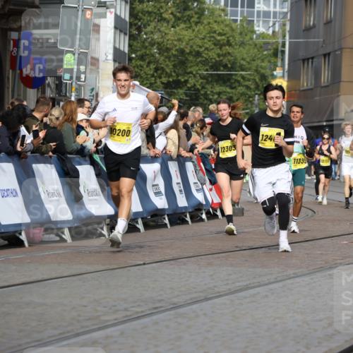 13.09.2026 - 21. swb-Marathon Bremen Strokosch-Dieckow http://msf.ph/oto/10305408 13.09.2026 10:51:06 Ziel 10267, 10537, 10764, 11076, 11170, 11220, 11753, 11774, 11961, 12052, 12070, 12179, 12309, 12351, 12488, 12560, 13544, 10381, 10471, 10515, 10808, 10887, 11503, 11537, 11801, 11973, 12051, 12133, 12552 meine-sportfotos.de