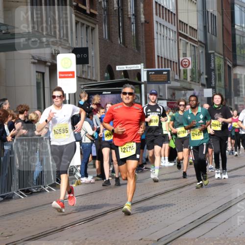 13.09.2026 - 21. swb-Marathon Bremen Strokosch-Dieckow http://msf.ph/oto/10305419 13.09.2026 10:53:06 Ziel 10222, 10448, 10479, 10585, 10626, 10757, 10780, 10821, 10845, 10886, 11012, 11168, 11242, 11379, 11446, 11590, 11800, 12040, 12056, 12119, 12170, 12275, 12308, 12461, 10284, 10304, 10714, 10734, 10827, 10863, 11038, 11238, 11282, 11386, 11575, 11766, 12019, 12369, 12398 meine-sportfotos.de