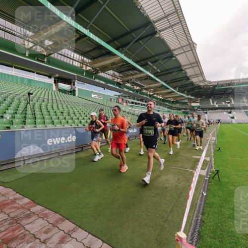 13.09.2026 - 21. swb-Marathon Bremen Michael Burmester http://msf.ph/oto/10305434 13.09.2026 12:56:06 Laufen im Stadion 201, 205, 307, 388, 411, 431, 465, 495, 655, 769, 854, 876, 913, 926, 948, 1058, 1130, 1197, 1390, 1537, 1599, 1601, 1645, 1750, 1972, 2001, 2040, 2122, 2125, 2234, 2251, 2260, 2319, 2383, 2390, 2473, 2474, 2535, 2604, 2634, 2671, 2733, 2761, 2812, 2922, 2948, 3057, 3119, 3134, 3175, 3192, 3202, 3241, 3246, 3290, 3346, 3348, 3356, 3411, 3458, 3508, 3706, 3716, 3813, 3836, 4135, 4137, 4171, 4413, 4455, 4479, 4733, 5277, 5430, 5530, 6106, 107, 2498 meine-sportfotos.de