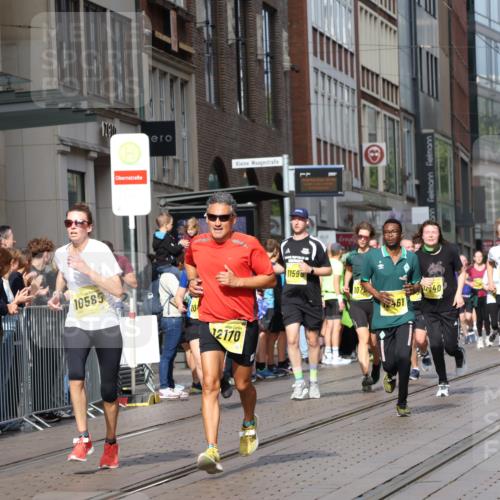 13.09.2026 - 21. swb-Marathon Bremen Strokosch-Dieckow http://msf.ph/oto/10305437 13.09.2026 10:53:06 Ziel 10222, 10448, 10479, 10585, 10626, 10757, 10780, 10821, 10845, 10886, 11012, 11168, 11242, 11379, 11446, 11590, 11800, 12040, 12056, 12119, 12170, 12275, 12308, 12461, 10284, 10304, 10714, 10734, 10827, 10863, 11038, 11238, 11282, 11386, 11575, 11766, 12019, 12369, 12398 meine-sportfotos.de