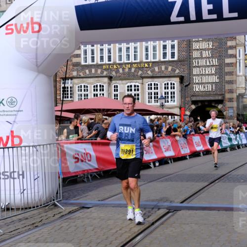 13.09.2026 - 21. swb-Marathon Bremen Tim E. http://msf.ph/oto/10305442 13.09.2026 10:49:20 Ziel 10253, 10293, 10392, 10566, 11316, 11567, 11891, 11896, 12027, 12132, 12149, 12204, 12350, 12450, 12529, 13555, 13577 meine-sportfotos.de
