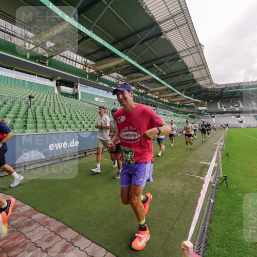 13.09.2026 - 21. swb-Marathon Bremen Michael Burmester http://msf.ph/oto/10305463 13.09.2026 12:56:09 Laufen im Stadion 201, 205, 307, 388, 411, 431, 465, 495, 655, 769, 854, 857, 876, 913, 926, 948, 1058, 1130, 1197, 1390, 1537, 1599, 1601, 1645, 1750, 1972, 2001, 2040, 2122, 2125, 2234, 2251, 2260, 2319, 2383, 2390, 2473, 2474, 2535, 2604, 2634, 2671, 2733, 2761, 2812, 2922, 2948, 3057, 3119, 3134, 3175, 3192, 3202, 3241, 3246, 3290, 3346, 3348, 3411, 3458, 3508, 3706, 3716, 3813, 3836, 4135, 4137, 4171, 4413, 4455, 4479, 4733, 5277, 5430, 5530, 6106, 107, 2498 meine-sportfotos.de