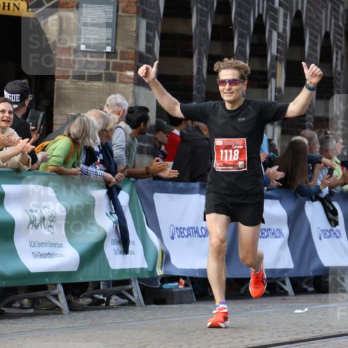 13.09.2026 - 21. swb-Marathon Bremen Strokosch-Dieckow http://msf.ph/oto/10305475 13.09.2026 12:59:24 Ziel 1118, 1508, 1751, 3584, 3688, 4399, 4847, 6991, 8994, 9120, 9329, 126, 277, 466, 862, 1852, 3251, 4964, 5316, 5828 meine-sportfotos.de