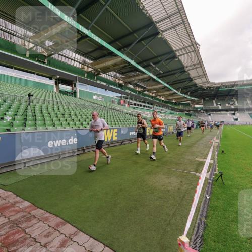 13.09.2026 - 21. swb-Marathon Bremen Michael Burmester http://msf.ph/oto/10305495 13.09.2026 12:56:16 Laufen im Stadion 205, 307, 388, 411, 431, 465, 495, 655, 769, 854, 857, 876, 913, 926, 948, 1058, 1130, 1197, 1390, 1537, 1599, 1601, 1645, 1750, 1972, 2001, 2040, 2122, 2125, 2234, 2251, 2260, 2319, 2383, 2473, 2474, 2535, 2604, 2634, 2640, 2671, 2761, 2812, 2948, 3057, 3078, 3119, 3134, 3175, 3192, 3202, 3246, 3290, 3346, 3348, 3411, 3450, 3458, 3508, 3514, 3634, 3706, 3716, 3813, 3836, 4135, 4137, 4171, 4413, 4455, 4479, 4733, 5277, 5430, 5530, 6106, 107, 2498 meine-sportfotos.de