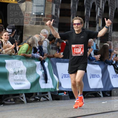13.09.2026 - 21. swb-Marathon Bremen Strokosch-Dieckow http://msf.ph/oto/10305499 13.09.2026 12:59:25 Ziel 1118, 1508, 1751, 1993, 3584, 3688, 4399, 4847, 6991, 8383, 8994, 9120, 9329, 126, 277, 466, 862, 1852, 3251, 4964, 5316, 5828 meine-sportfotos.de