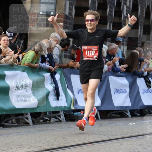 13.09.2026 - 21. swb-Marathon Bremen Strokosch-Dieckow http://msf.ph/oto/10305522 13.09.2026 12:59:25 Ziel 1118, 1508, 1751, 1993, 3584, 3688, 4399, 4847, 6991, 8383, 8994, 9120, 9329, 126, 277, 466, 862, 1852, 3251, 4964, 5316, 5828 meine-sportfotos.de