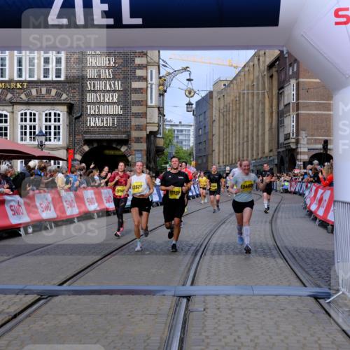 13.09.2026 - 21. swb-Marathon Bremen Tim E. http://msf.ph/oto/10305529 13.09.2026 10:49:24 Ziel 10253, 10293, 10294, 10392, 10514, 10566, 10655, 11316, 11567, 11891, 11896, 11984, 12027, 12132, 12149, 12350, 12450, 12529, 13555, 13577 meine-sportfotos.de