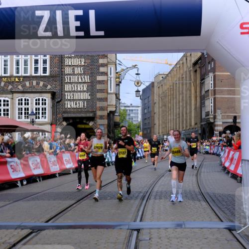 13.09.2026 - 21. swb-Marathon Bremen Tim E. http://msf.ph/oto/10305540 13.09.2026 10:49:24 Ziel 10253, 10293, 10294, 10392, 10514, 10566, 10655, 11316, 11567, 11891, 11896, 11984, 12027, 12132, 12149, 12350, 12450, 12529, 13555, 13577 meine-sportfotos.de