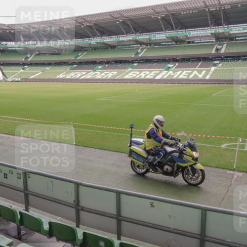 13.09.2026 - 21. swb-Marathon Bremen Michael Burmester http://msf.ph/oto/10305553 13.09.2026 11:53:44 Laufen im Stadion  meine-sportfotos.de