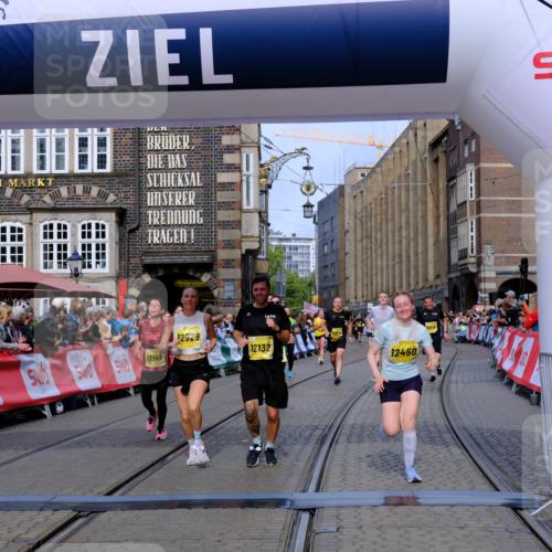 13.09.2026 - 21. swb-Marathon Bremen Tim E. http://msf.ph/oto/10305575 13.09.2026 10:49:24 Ziel 10253, 10293, 10294, 10392, 10514, 10566, 10655, 11316, 11567, 11891, 11896, 11984, 12027, 12132, 12149, 12350, 12450, 12529, 13555, 13577 meine-sportfotos.de