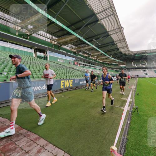 13.09.2026 - 21. swb-Marathon Bremen Michael Burmester http://msf.ph/oto/10305611 13.09.2026 12:56:38 Laufen im Stadion 205, 307, 411, 431, 465, 655, 769, 776, 854, 857, 876, 913, 926, 948, 1010, 1058, 1130, 1254, 1537, 1601, 1645, 1750, 1809, 1900, 1972, 2001, 2040, 2051, 2075, 2122, 2260, 2319, 2324, 2402, 2473, 2493, 2535, 2604, 2634, 2640, 2671, 2761, 2812, 2904, 2948, 3057, 3078, 3119, 3192, 3202, 3290, 3348, 3411, 3450, 3458, 3508, 3514, 3634, 3706, 3760, 3813, 3836, 3939, 4101, 4135, 4137, 4171, 4316, 4319, 4413, 4455, 4479, 4733, 5277, 5430, 5530, 6106, 107, 2498 meine-sportfotos.de