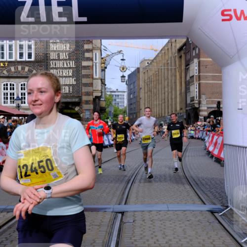 13.09.2026 - 21. swb-Marathon Bremen Tim E. http://msf.ph/oto/10305627 13.09.2026 10:49:26 Ziel 10253, 10293, 10294, 10392, 10514, 10566, 10655, 11316, 11567, 11891, 11896, 11984, 12027, 12132, 12149, 12350, 12450, 12529, 13577 meine-sportfotos.de
