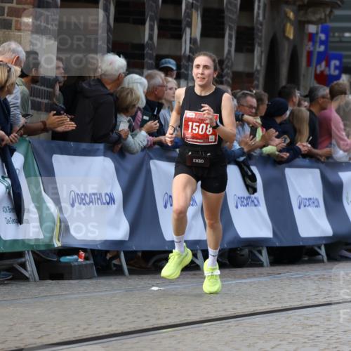 13.09.2026 - 21. swb-Marathon Bremen Strokosch-Dieckow http://msf.ph/oto/10305651 13.09.2026 12:59:35 Ziel 658, 1248, 1508, 1751, 1800, 1993, 2651, 3584, 3688, 4096, 6991, 8383, 9533, 126, 277, 1320, 1485, 1852, 4964, 5828, 6557, 8850 meine-sportfotos.de