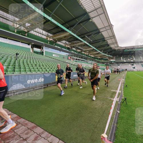 13.09.2026 - 21. swb-Marathon Bremen Michael Burmester http://msf.ph/oto/10305730 13.09.2026 12:56:56 Laufen im Stadion 307, 334, 411, 431, 465, 655, 769, 776, 854, 857, 876, 909, 913, 926, 948, 1010, 1058, 1130, 1254, 1535, 1537, 1601, 1645, 1750, 1809, 1881, 1900, 1972, 2001, 2040, 2051, 2075, 2122, 2260, 2324, 2371, 2402, 2423, 2473, 2493, 2535, 2604, 2634, 2640, 2671, 2761, 2812, 2903, 2904, 2948, 3051, 3057, 3078, 3119, 3192, 3202, 3290, 3348, 3411, 3450, 3458, 3508, 3514, 3634, 3685, 3690, 3760, 3813, 3866, 3939, 4101, 4135, 4171, 4316, 4319, 4413, 4455, 4479, 4733, 5277, 5430, 5530, 107 meine-sportfotos.de