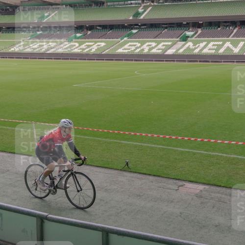13.09.2026 - 21. swb-Marathon Bremen Michael Burmester http://msf.ph/oto/10305740 13.09.2026 12:00:53 Laufen im Stadion 1956 meine-sportfotos.de