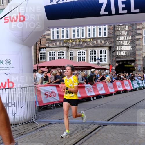 13.09.2026 - 21. swb-Marathon Bremen Tim E. http://msf.ph/oto/10305767 13.09.2026 10:49:32 Ziel 10294, 10392, 10514, 10655, 11316, 11567, 11621, 11891, 11896, 11984, 12132, 12149, 12376, 12450, 12529, 13577 meine-sportfotos.de