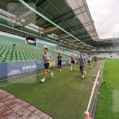 13.09.2026 - 21. swb-Marathon Bremen Michael Burmester http://msf.ph/oto/10305769 13.09.2026 12:57:03 Laufen im Stadion 307, 334, 411, 431, 465, 655, 769, 776, 854, 857, 876, 909, 926, 948, 1010, 1130, 1254, 1535, 1537, 1601, 1750, 1752, 1809, 1881, 1900, 1972, 2001, 2040, 2051, 2075, 2122, 2260, 2324, 2371, 2402, 2423, 2473, 2493, 2535, 2604, 2634, 2640, 2671, 2761, 2812, 2903, 2904, 2948, 3051, 3078, 3119, 3182, 3202, 3290, 3348, 3411, 3450, 3458, 3508, 3514, 3634, 3685, 3690, 3760, 3813, 3866, 3939, 4101, 4135, 4171, 4316, 4319, 4413, 4455, 4479, 4733, 5277, 5430 meine-sportfotos.de
