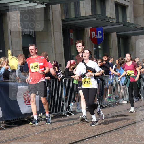 13.09.2026 - 21. swb-Marathon Bremen Strokosch-Dieckow http://msf.ph/oto/10305778 13.09.2026 10:53:17 Ziel 10141, 10174, 10222, 10227, 10478, 10479, 10626, 10757, 10821, 10838, 10845, 10886, 10905, 11168, 11242, 11379, 11446, 11502, 11590, 11800, 11950, 12056, 12119, 12308, 12331, 12341, 13597, 10284, 10448, 10585, 10714, 10757, 10780, 10863, 11012, 11238, 11282, 11575, 11766, 12040, 12170, 12275, 12369, 12398, 12461 meine-sportfotos.de