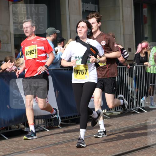 13.09.2026 - 21. swb-Marathon Bremen Strokosch-Dieckow http://msf.ph/oto/10305799 13.09.2026 10:53:18 Ziel 10141, 10174, 10222, 10227, 10478, 10479, 10626, 10684, 10821, 10838, 10845, 10886, 10905, 11168, 11242, 11379, 11446, 11502, 11590, 11800, 11950, 12056, 12119, 12308, 12331, 12341, 13597, 10284, 10448, 10585, 10714, 10757, 10780, 10863, 11012, 11238, 11282, 11575, 11766, 12040, 12170, 12275, 12369, 12398, 12461 meine-sportfotos.de