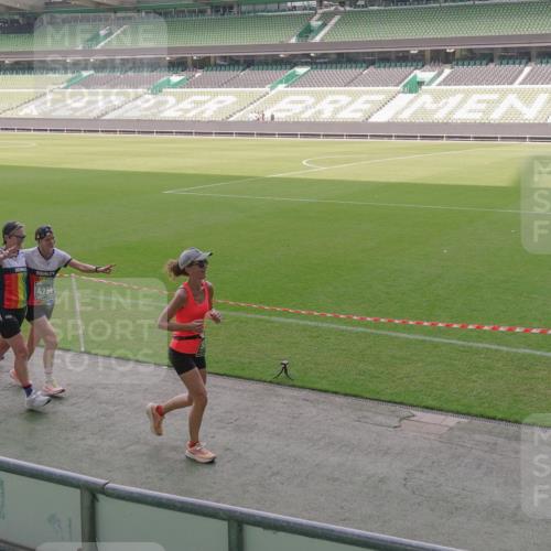 13.09.2026 - 21. swb-Marathon Bremen Michael Burmester http://msf.ph/oto/10305839 13.09.2026 13:37:25 Laufen im Stadion 144, 284, 360, 410, 421, 444, 491, 590, 756, 799, 848, 971, 1015, 1132, 1135, 1279, 1620, 1734, 1762, 1887, 1934, 1951, 2060, 2078, 2227, 2639, 2688, 2772, 2842, 2892, 2939, 3161, 3169, 3178, 3299, 3303, 3408, 3427, 3463, 3498, 3499, 3570, 3573, 3640, 3646, 3731, 3779, 3839, 3919, 3985, 3992, 3993, 4084, 4145, 4210, 4252, 4314, 4416, 4464, 4538, 4767, 4801, 4845, 4939, 5034, 5145, 5166, 5182, 5210, 5332, 5461, 5536, 5679, 170 meine-sportfotos.de