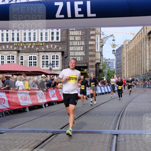 13.09.2026 - 21. swb-Marathon Bremen Tim E. http://msf.ph/oto/10305855 13.09.2026 10:49:40 Ziel 10294, 10514, 10655, 10739, 10835, 10846, 10910, 11092, 11191, 11567, 11621, 11635, 11896, 11984, 12376, 13577 meine-sportfotos.de