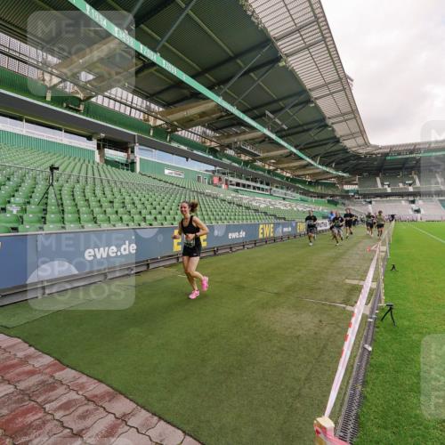 13.09.2026 - 21. swb-Marathon Bremen Michael Burmester http://msf.ph/oto/10305863 13.09.2026 12:57:13 Laufen im Stadion 307, 334, 411, 431, 465, 769, 776, 854, 857, 876, 909, 926, 948, 1010, 1130, 1191, 1199, 1254, 1535, 1601, 1750, 1752, 1809, 1881, 1900, 1972, 2001, 2040, 2046, 2051, 2075, 2122, 2260, 2324, 2371, 2397, 2402, 2423, 2473, 2493, 2535, 2634, 2640, 2671, 2761, 2812, 2903, 2904, 2948, 3051, 3078, 3119, 3182, 3202, 3290, 3319, 3348, 3411, 3450, 3458, 3508, 3514, 3634, 3685, 3690, 3695, 3760, 3813, 3866, 3939, 4101, 4135, 4171, 4316, 4319, 4455, 4479 meine-sportfotos.de