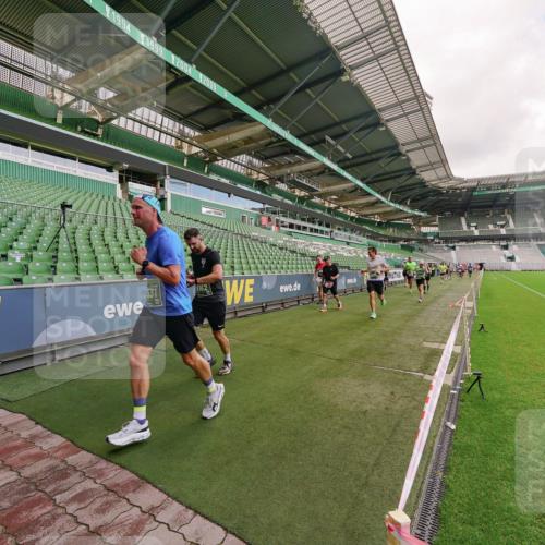 13.09.2026 - 21. swb-Marathon Bremen Michael Burmester http://msf.ph/oto/10305904 13.09.2026 12:57:21 Laufen im Stadion 307, 334, 431, 465, 769, 776, 789, 790, 857, 876, 909, 926, 948, 1010, 1119, 1130, 1191, 1199, 1254, 1535, 1601, 1750, 1752, 1809, 1881, 1900, 1972, 2001, 2040, 2046, 2051, 2075, 2260, 2324, 2371, 2397, 2402, 2423, 2473, 2493, 2535, 2634, 2640, 2671, 2761, 2812, 2903, 2904, 2948, 3051, 3078, 3119, 3138, 3182, 3186, 3202, 3290, 3319, 3348, 3411, 3450, 3458, 3508, 3514, 3534, 3634, 3655, 3685, 3690, 3695, 3760, 3813, 3866, 3939, 4101, 4171, 4316, 4319, 4455, 4479 meine-sportfotos.de