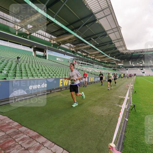 13.09.2026 - 21. swb-Marathon Bremen Michael Burmester http://msf.ph/oto/10305910 13.09.2026 12:57:23 Laufen im Stadion 307, 334, 431, 465, 672, 769, 776, 789, 790, 857, 876, 909, 926, 948, 1010, 1119, 1130, 1191, 1199, 1254, 1535, 1601, 1647, 1750, 1752, 1809, 1881, 1900, 1933, 1972, 2001, 2040, 2046, 2051, 2075, 2324, 2371, 2397, 2402, 2423, 2473, 2493, 2535, 2634, 2640, 2671, 2761, 2812, 2903, 2904, 2948, 3051, 3078, 3119, 3138, 3182, 3186, 3202, 3290, 3319, 3348, 3411, 3450, 3458, 3508, 3514, 3534, 3634, 3655, 3685, 3690, 3695, 3760, 3813, 3866, 3939, 4101, 4171, 4316, 4319, 4455, 4479 meine-sportfotos.de